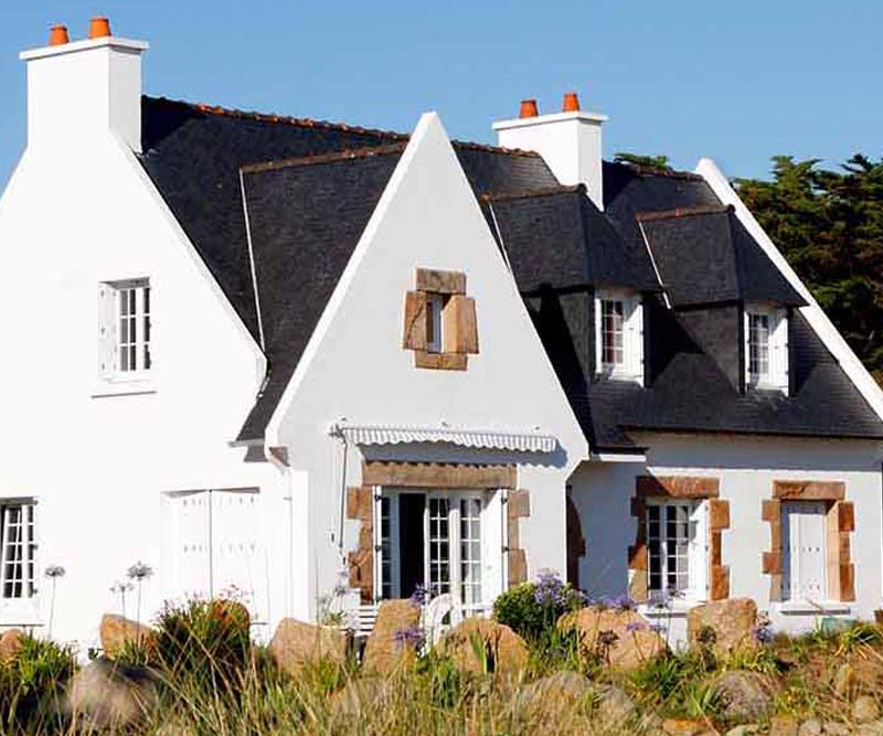 PROKEMPER COUVERTURE : Artisan couvreur sur Quimper dans le Finistère (29): Recherche de fuite toit. Nettoyage démoussage et peinture hydrofuge toiture, Travaux de couverture, zinguerie, faîtage, étanchéité toit plat terrasse, nettoyage démoussage ravalement peinture façade, Imperméabilisation façade. Nettoyage des extérieurs et petite maçonnerie. Intervention sur QUIMPER et dans un rayon de 70 km aux alentours, dans le Finistère (29).