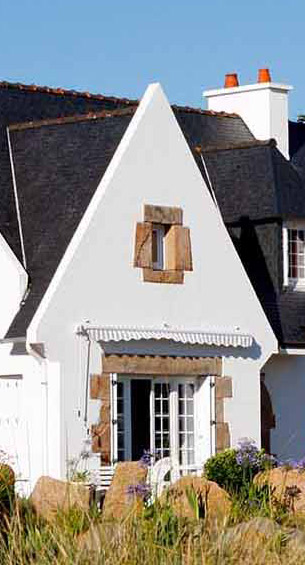 PROKEMPER COUVERTURE : Artisan couvreur sur Quimper dans le Finistère (29): Recherche de fuite toit. Nettoyage démoussage et peinture hydrofuge toiture, Travaux de couverture, zinguerie, faîtage, étanchéité toit plat terrasse, nettoyage démoussage ravalement peinture façade, Imperméabilisation façade. Nettoyage des extérieurs et petite maçonnerie. Intervention sur QUIMPER et dans un rayon de 70 km aux alentours, dans le Finistère (29).