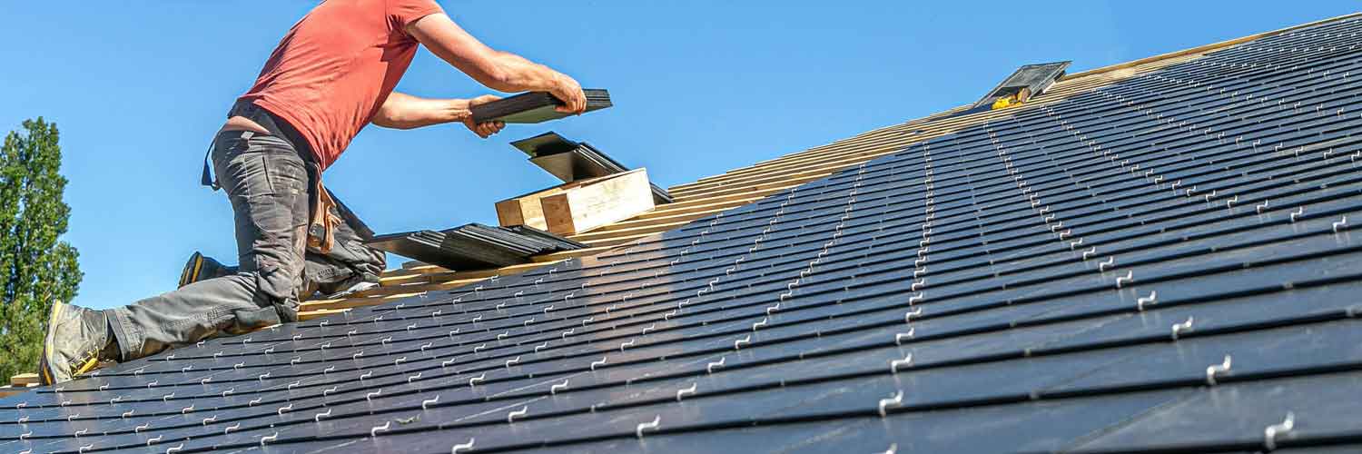 Travaux de couverture - PROKEMPER COUVERTURE : artisan couvreur à Quimper et dans un rayon de 70 km aux alentours dans le Finistère (29) : pose ou rénovation de votre toiture : ardoises… Faitage. Recherche de fuite toit , Dépannage et intervention en urgence pour votre toit. Artisan zingueur couvreur. Installation de gouttières, chénaux, noues, habillage de rives…iIntervention sur QUIMPER et dans un rayon de 70 km aux alentours, dans le Finistère (29).