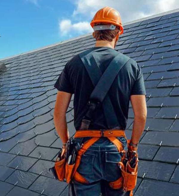 PROKEMPER COUVERTURE : Artisan couvreur sur Quimper dans le Finistère (29): Recherche de fuite toit. Nettoyage démoussage et peinture hydrofuge toiture, Travaux de couverture, zinguerie, faîtage, étanchéité toit plat terrasse, nettoyage démoussage ravalement peinture façade, Imperméabilisation façade. Nettoyage des extérieurs et petite maçonnerie. Intervention sur QUIMPER et dans un rayon de 70 km aux alentours, dans le Finistère (29).